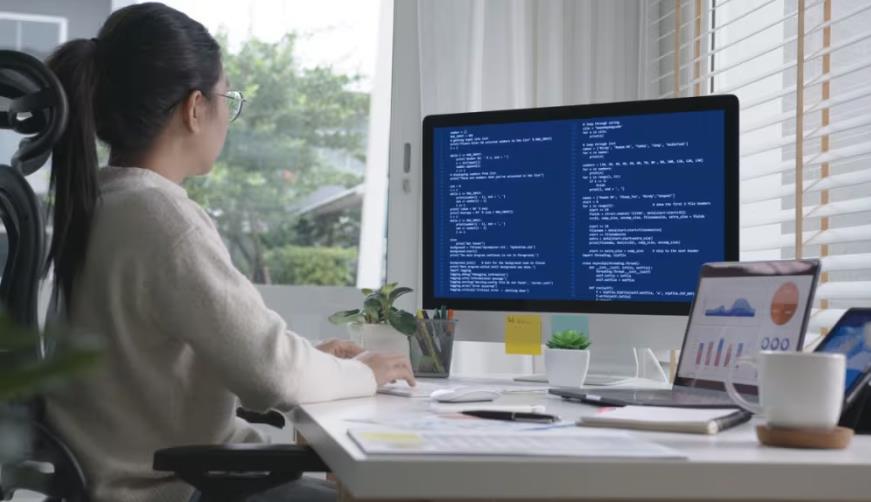 香洲区企业数字化解决方案:机器学习赋能商业模式升级的核心路径